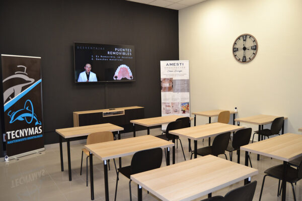 sala-de-ensenanza-quienes-somos-la-casa-del-dentista-bilbao-bizkaia-reparacion-sillones-dentales