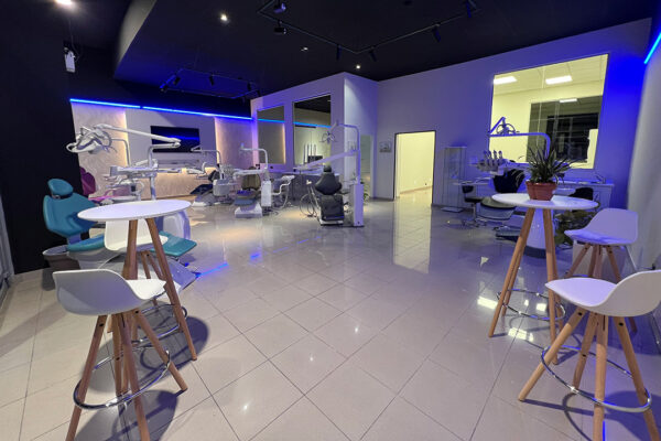 showroom-principal-la-casa-del-dentista-bilbao-bizkaia-reparacion-sillones-dentales